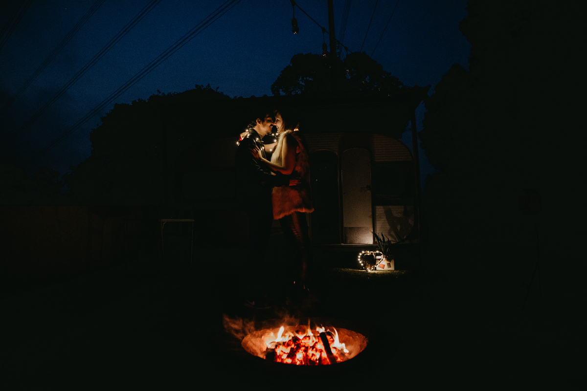 ensaio pre casamento, ensaio pre wedding, ensaio de casais, ensaio no trailer, ensaio por do sol, ensaio intimista, ensaio roots, ensaio good vibe, casais good vibes, trailer para casais, ensaio antes do casamento, por do sol, ensaio com marshamello