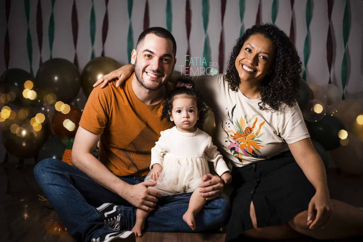 Smash the fruit, smash the cake, bolo de frutas, inspiracao smash the cake, bebe sem açucar, bolo sem açucar, ensaio de 1 aninho, ensaio de 1 ano, mae de menina, ensaio de 1 ano em estúdio, estúdio em são caetano do sul, estúdio no abc, estudio fotografic