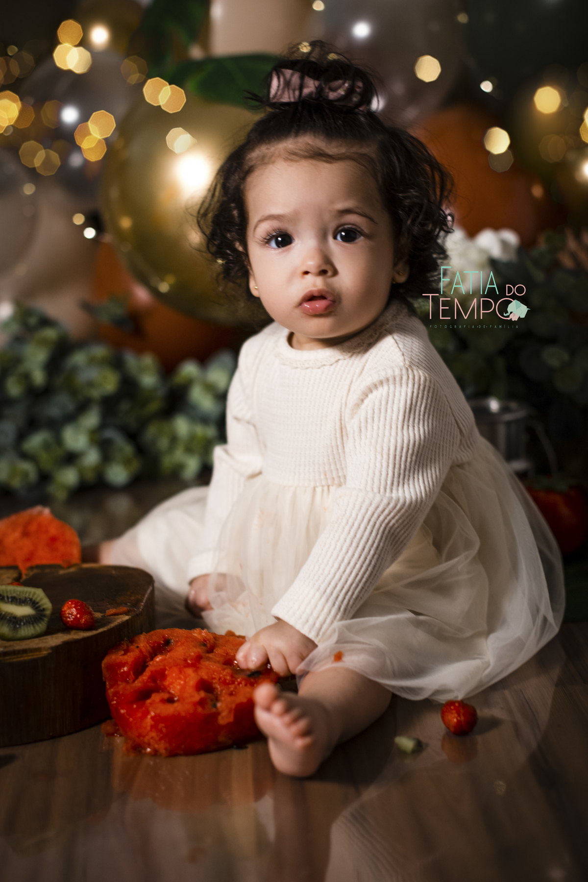 Smash the fruit, smash the cake, bolo de frutas, inspiracao smash the cake, bebe sem açucar, bolo sem açucar, ensaio de 1 aninho, ensaio de 1 ano, mae de menina, ensaio de 1 ano em estúdio, estúdio em são caetano do sul, estúdio no abc, estudio fotografic