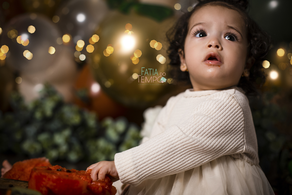 Smash the fruit, smash the cake, bolo de frutas, inspiracao smash the cake, bebe sem açucar, bolo sem açucar, ensaio de 1 aninho, ensaio de 1 ano, mae de menina, ensaio de 1 ano em estúdio, estúdio em são caetano do sul, estúdio no abc, estudio fotografic