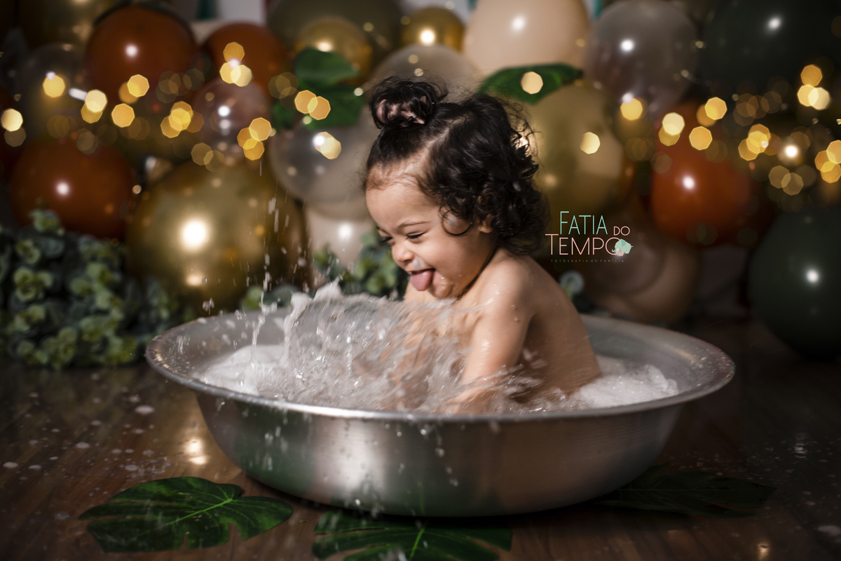 Smash the fruit, smash the cake, bolo de frutas, inspiracao smash the cake, bebe sem açucar, bolo sem açucar, ensaio de 1 aninho, ensaio de 1 ano, mae de menina, ensaio de 1 ano em estúdio, estúdio em são caetano do sul, estúdio no abc, estudio fotografic