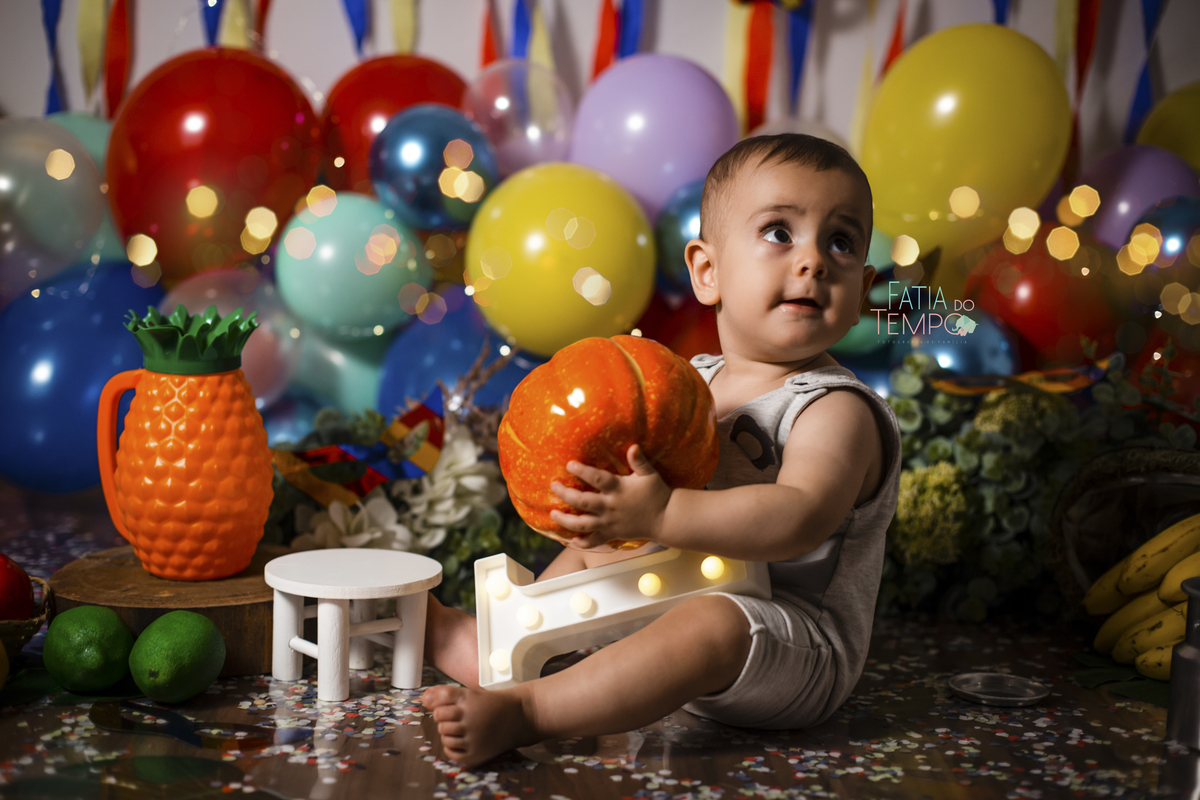 Smash the fruit, smash the cake, bolo de frutas, inspiracao smash the cake, bebe sem açucar, bolo sem açucar, ensaio de 1 aninho, ensaio de 1 ano, mae de menina, ensaio de 1 ano em estúdio, estúdio em são caetano do sul, estúdio no abc, estudio fotografic