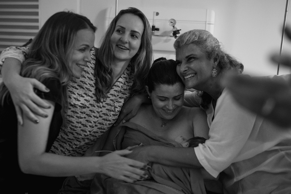 equipe instituto nascer comemora o nascimento do filho de sua cliente