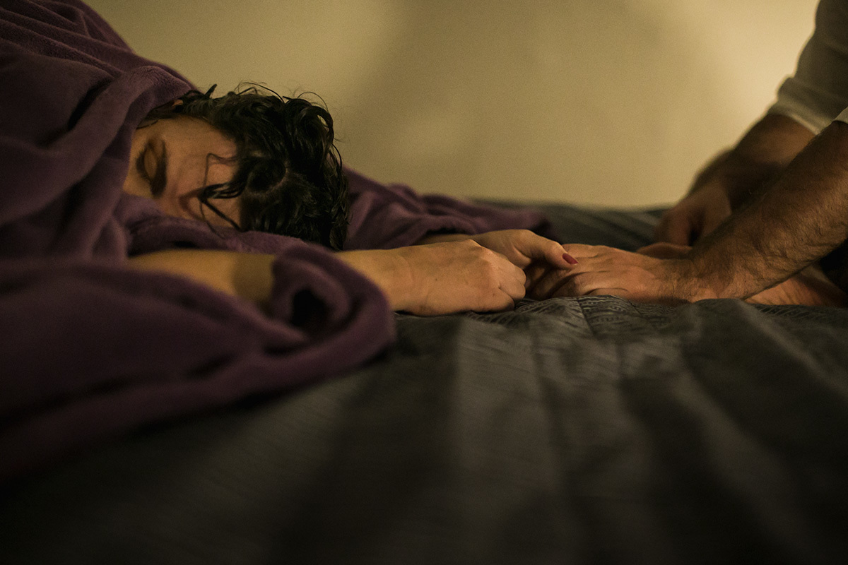 Adriana Costa fotografou um momento de alívio entre as contrações de um trabalho de parto