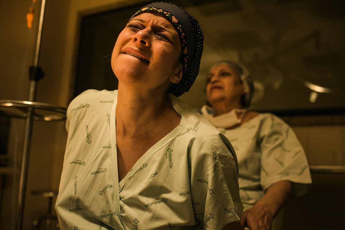 gestante sentindo dor na hora da contração