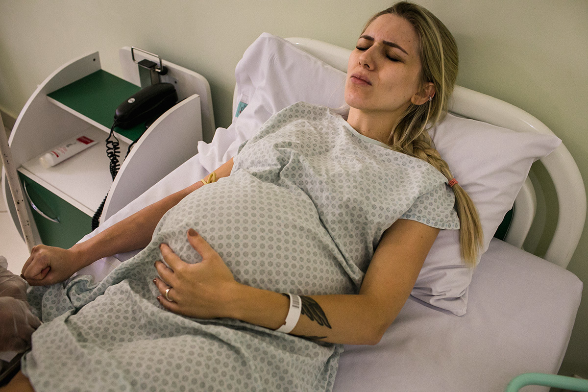 mulher em trabalho de parto na maternidade Santa Fé