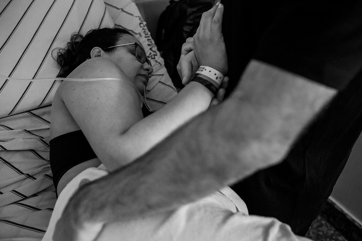 casal na maternidade Mater Dei no dia do parto