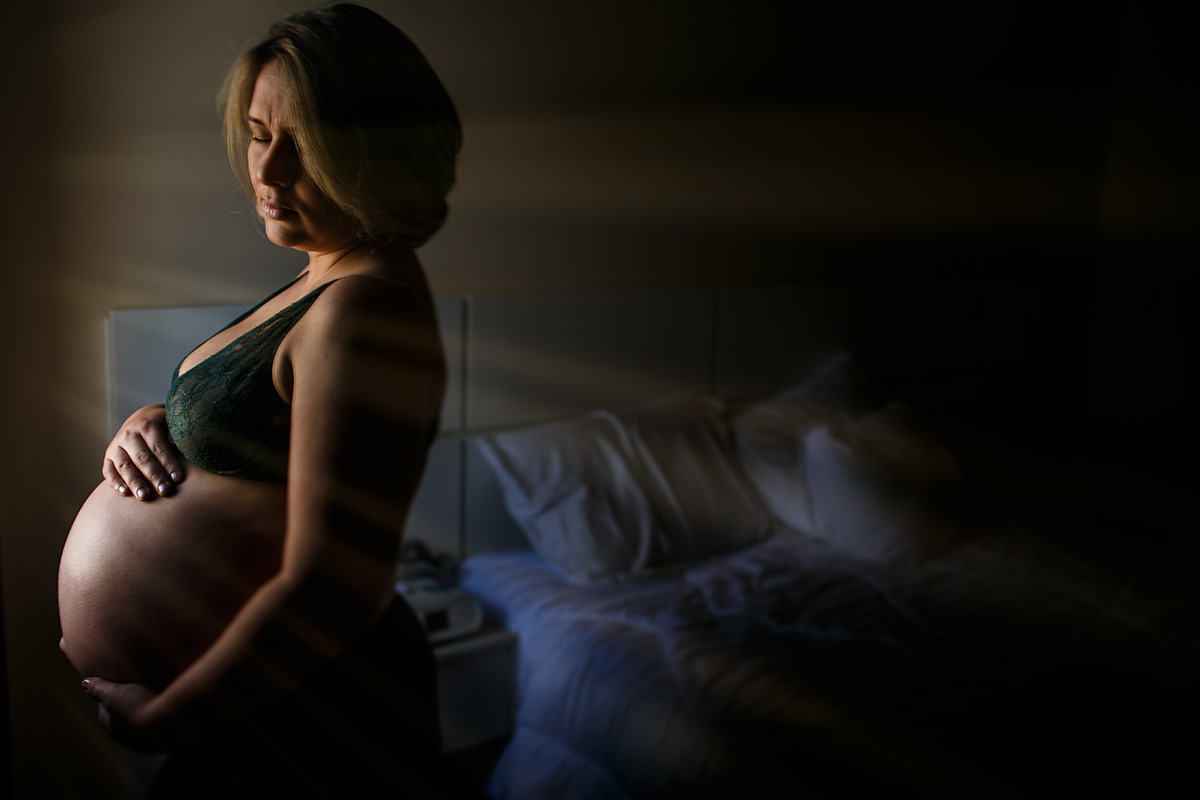 Retrato feito por Adriana Costa de uma gravida em sua terceira gestação