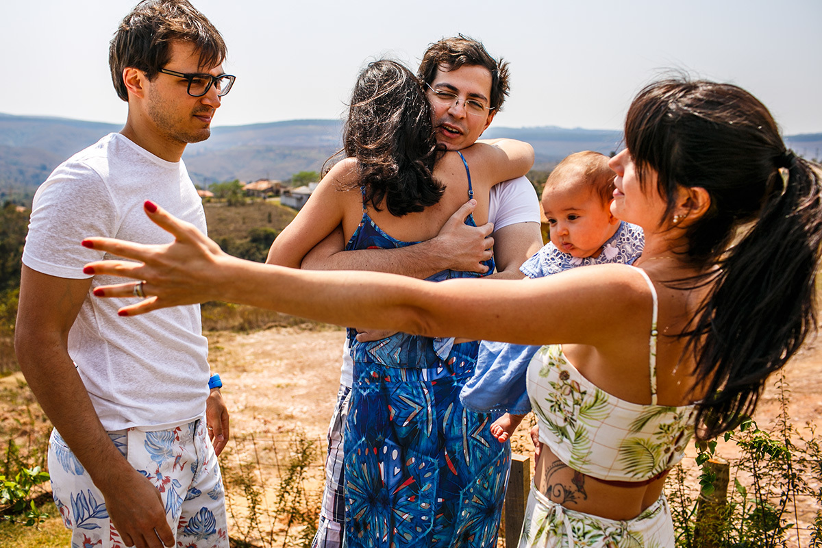 padrinhos celebram sua afilhada