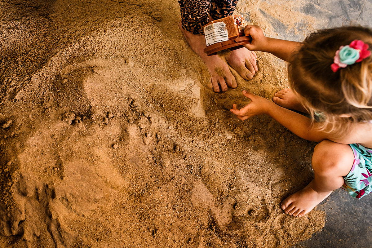 Adriana Costa acompanhou a família em visita da obra da casa nova