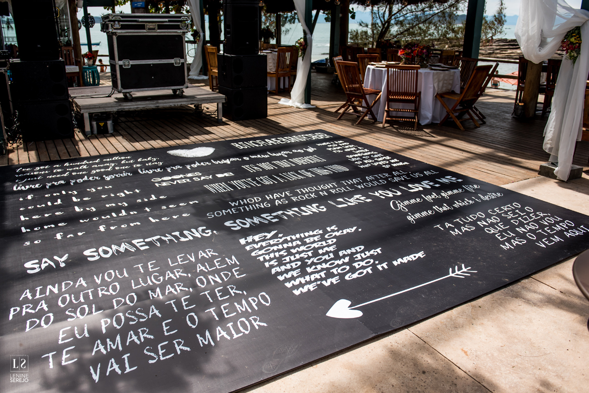 Casamento em Búzios, Nanda e Victor, decoração Vagalumes e Pirilampos e Fotografia do Lenine Serejo? Quer mais? Teve Bendito Casamento. Foto 27
