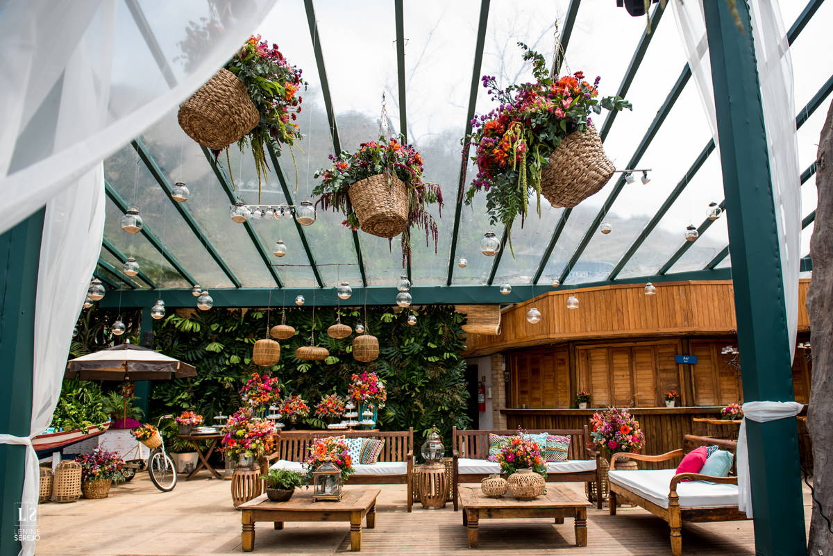 Casamento em Búzios, Nanda e Victor, decoração Vagalumes e Pirilampos e Fotografia do Lenine Serejo? Quer mais? Teve Bendito Casamento. Foto 25