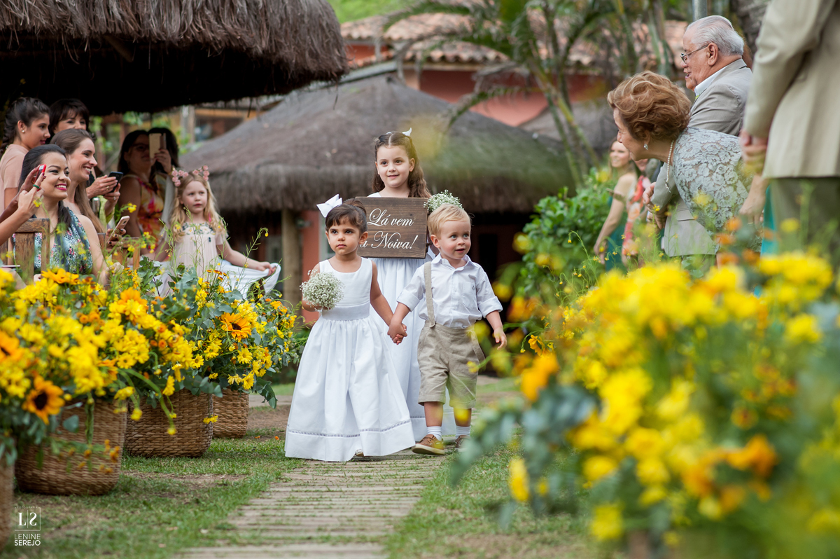 Casamento em Búzios, Nanda e Victor, decoração Vagalumes e Pirilampos e Fotografia do Lenine Serejo? Quer mais? Teve Bendito Casamento. Foto 33