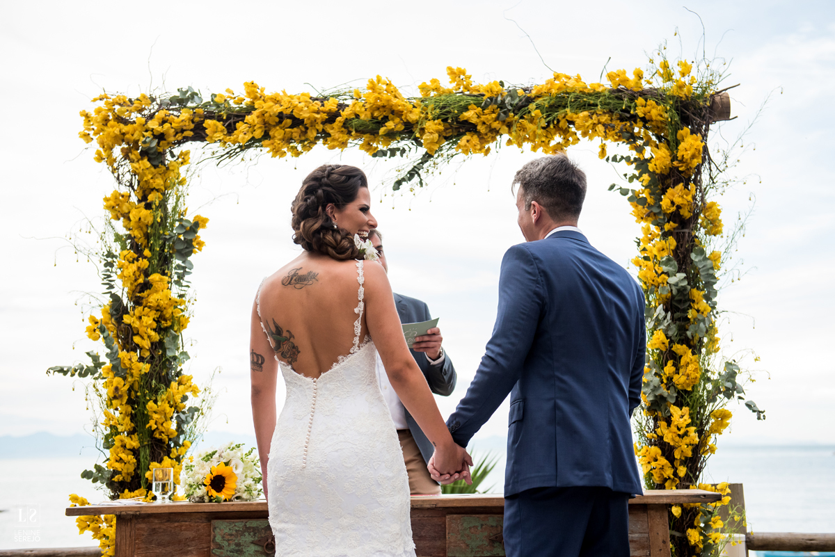 Casamento em Búzios, Nanda e Victor, decoração Vagalumes e Pirilampos e Fotografia do Lenine Serejo? Quer mais? Teve Bendito Casamento. Foto 46