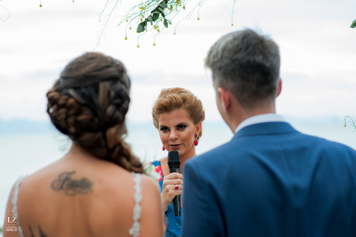 Casamento em Búzios, Nanda e Victor, decoração Vagalumes e Pirilampos e Fotografia do Lenine Serejo? Quer mais? Teve Bendito Casamento. Foto 47