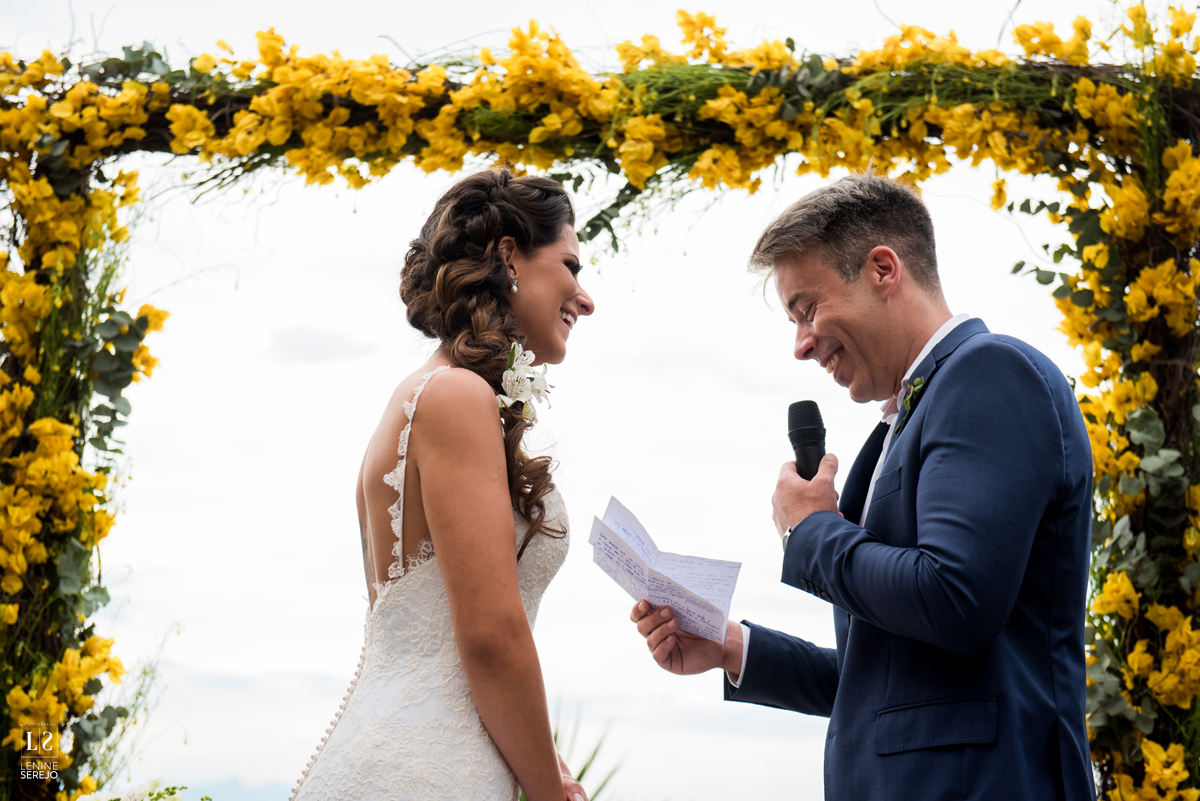 Casamento em Búzios, Nanda e Victor, decoração Vagalumes e Pirilampos e Fotografia do Lenine Serejo? Quer mais? Teve Bendito Casamento. Foto 49