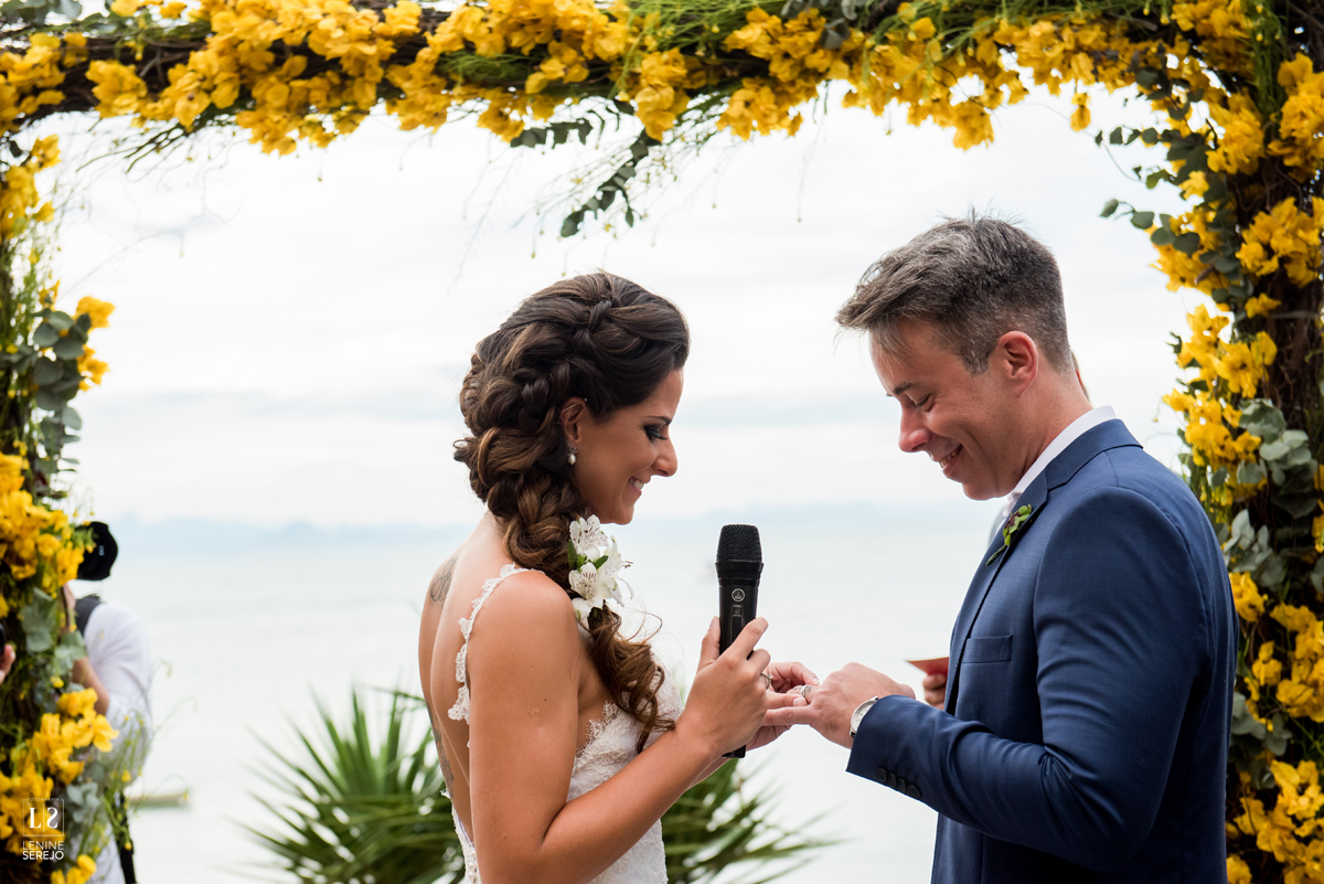 Casamento em Búzios, Nanda e Victor, decoração Vagalumes e Pirilampos e Fotografia do Lenine Serejo? Quer mais? Teve Bendito Casamento. Foto 56