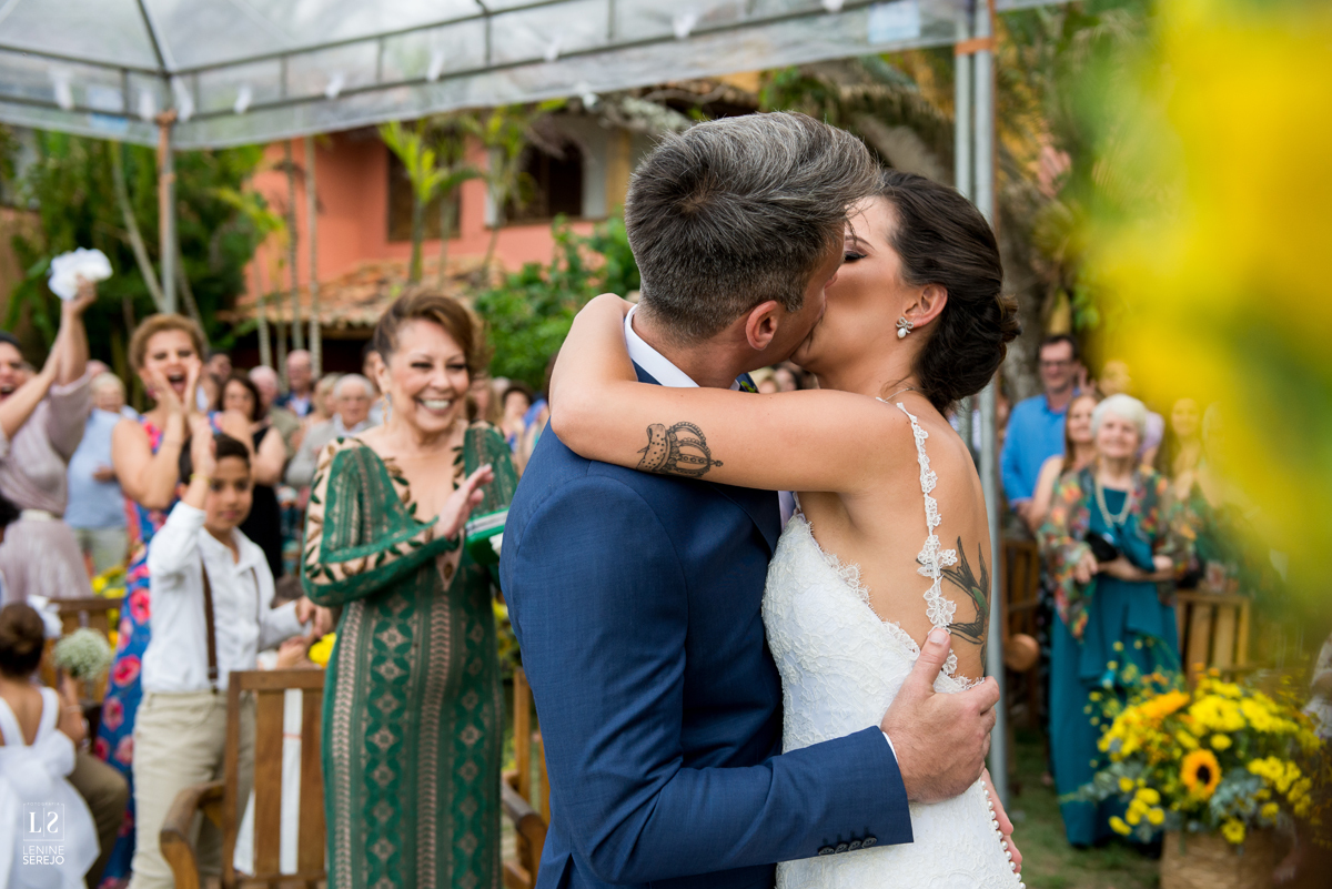 Casamento em Búzios, Nanda e Victor, decoração Vagalumes e Pirilampos e Fotografia do Lenine Serejo? Quer mais? Teve Bendito Casamento. Foto 58