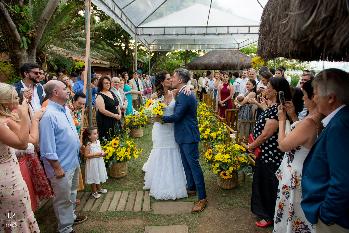 Casamento em Búzios, Nanda e Victor, decoração Vagalumes e Pirilampos e Fotografia do Lenine Serejo? Quer mais? Teve Bendito Casamento. Foto 60