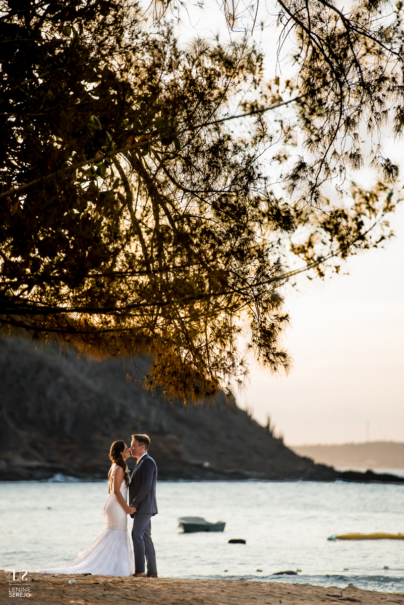 Casamento em Búzios, Nanda e Victor, decoração Vagalumes e Pirilampos e Fotografia do Lenine Serejo? Quer mais? Teve Bendito Casamento. Foto 3