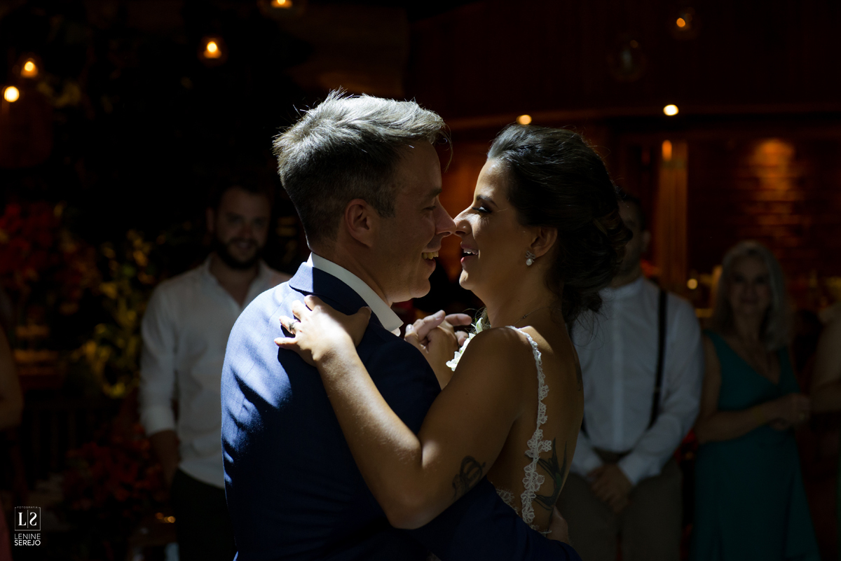 Casamento em Búzios, Nanda e Victor, decoração Vagalumes e Pirilampos e Fotografia do Lenine Serejo? Quer mais? Teve Bendito Casamento. Foto 73