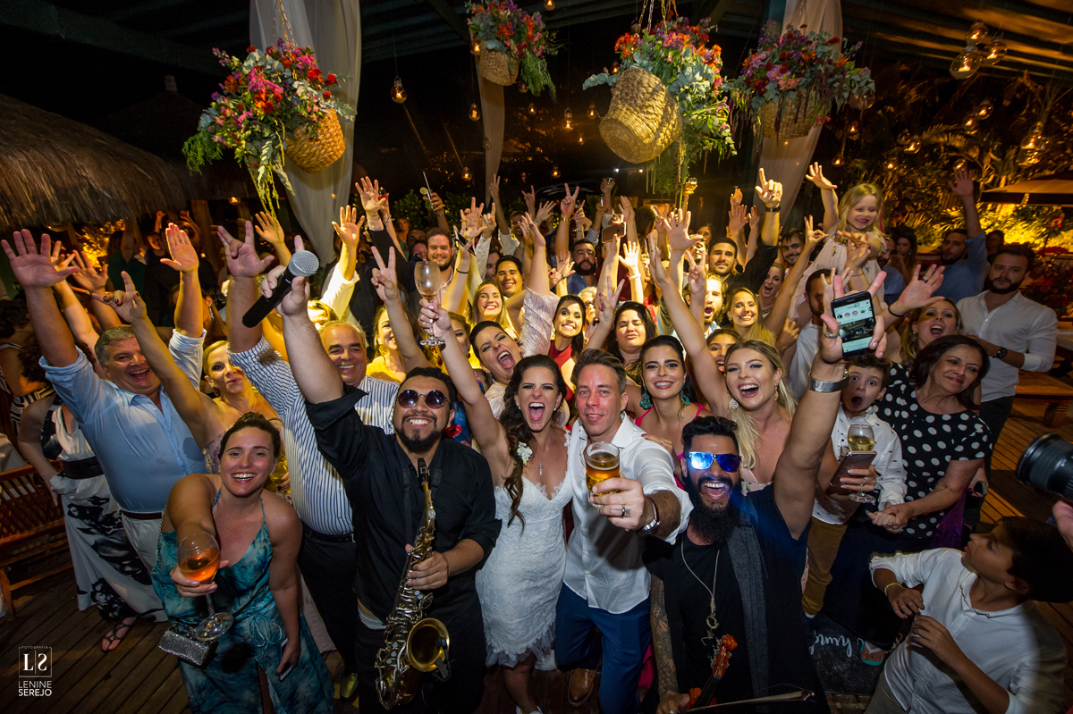 Casamento em Búzios, Nanda e Victor, decoração Vagalumes e Pirilampos e Fotografia do Lenine Serejo? Quer mais? Teve Bendito Casamento. Foto 80