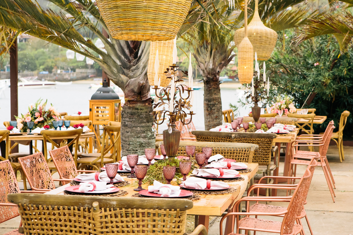 EF Cerimonial - Casamento em Búzios, no Iate Club de Búzios, Noivos: Marcela e Felipe 30/09/2017. Objetos decorativos do Jardim de Ornamentos e Fotografia do Guilherme Tonna. Privilege Buffet Búzios. Foto 20