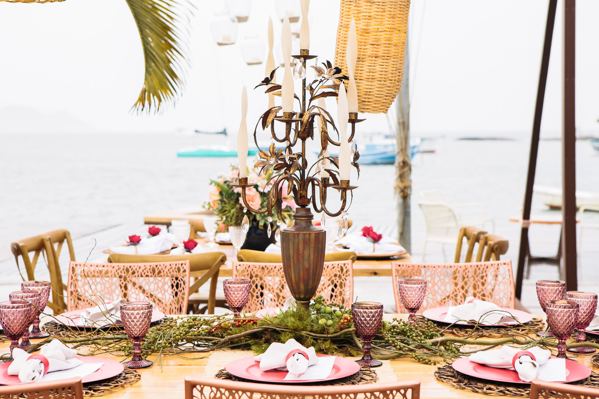 EF Cerimonial - Casamento em Búzios, no Iate Club de Búzios, Noivos: Marcela e Felipe 30/09/2017. Objetos decorativos do Jardim de Ornamentos e Fotografia do Guilherme Tonna. Privilege Buffet Búzios. Foto 23