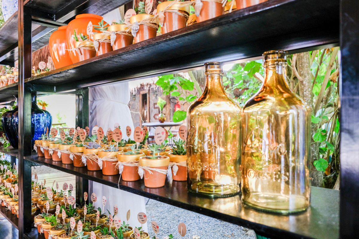 EF Cerimonial - Mari e Fernando, 14/10/2017, casamento em buzios no espelho das águas, Decoração deslumbrante do Jardim de Ornamentos com Fotos do casal do Caipora Fotografia e Fotos de decoração do Guilherme Tonna. DJ Francesca na pista. Foto 19