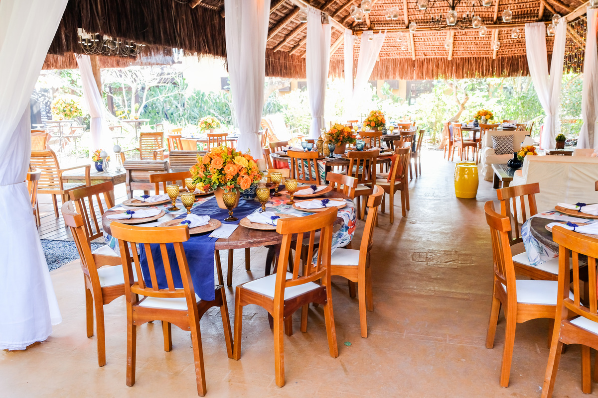 EF Cerimonial - Mari e Fernando, 14/10/2017, casamento em buzios no espelho das águas, Decoração deslumbrante do Jardim de Ornamentos com Fotos do casal do Caipora Fotografia e Fotos de decoração do Guilherme Tonna. DJ Francesca na pista. Foto 25