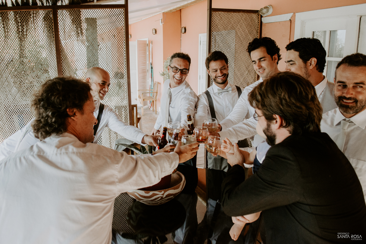 Casamento em Búzios-EF Cerimonial-Noivos Marina e Victor 14/10/2017 - Pousada e Restaurante Praia da Tartargua em Búzios - Decoração da Vagalumes e pirilampos, Euler de Castro e fotografia destination wedding ao ar livre do Frederico Santa Rosa. Foto 46