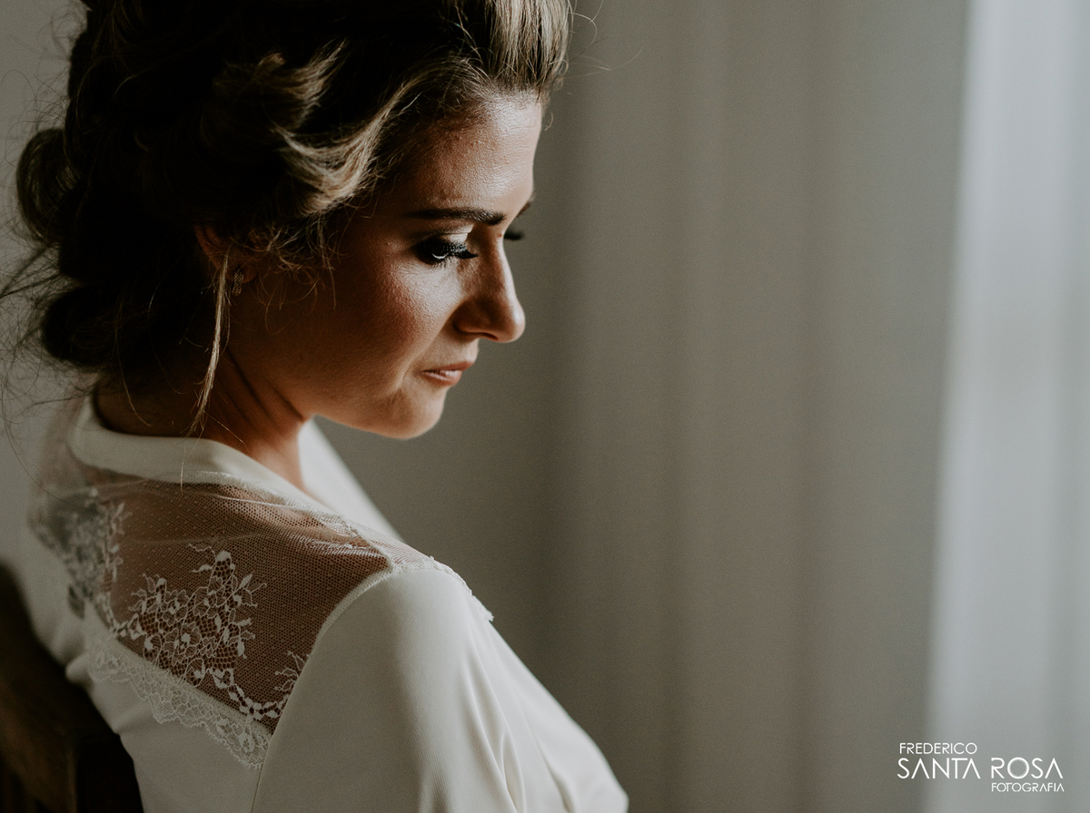 Casamento em Búzios-EF Cerimonial-Noivos Marina e Victor 14/10/2017 - Pousada e Restaurante Praia da Tartargua em Búzios - Decoração da Vagalumes e pirilampos, Euler de Castro e fotografia destination wedding ao ar livre do Frederico Santa Rosa. Foto 34