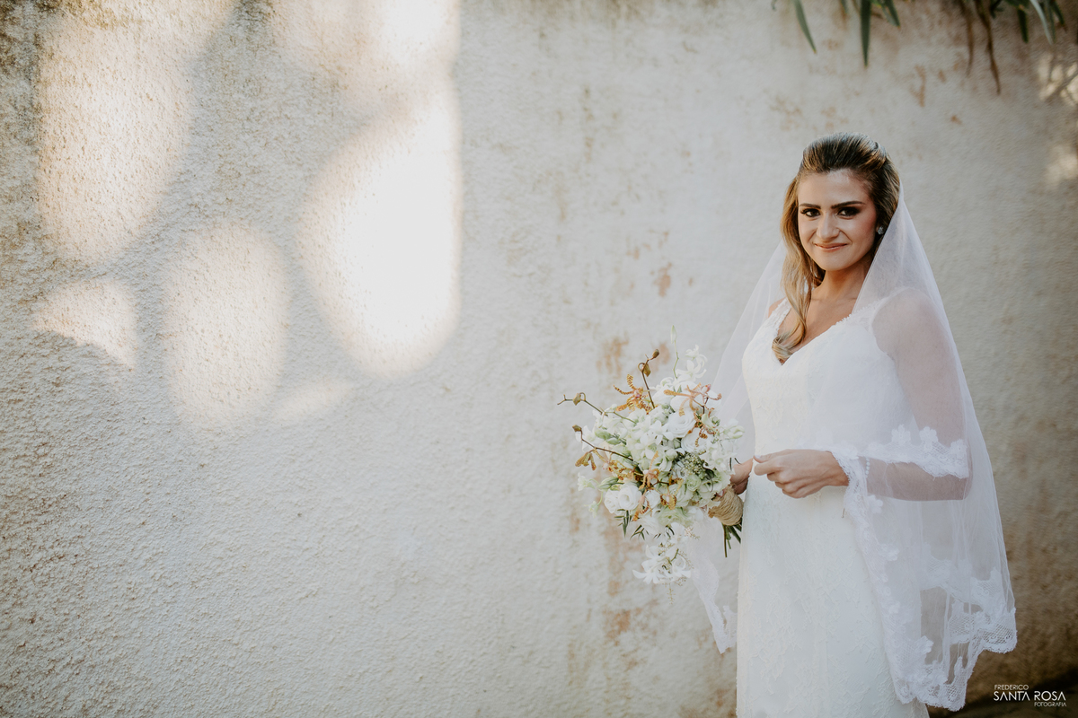 Casamento em Búzios-EF Cerimonial-Noivos Marina e Victor 14/10/2017 - Pousada e Restaurante Praia da Tartargua em Búzios - Decoração da Vagalumes e pirilampos, Euler de Castro e fotografia destination wedding ao ar livre do Frederico Santa Rosa. Foto 39