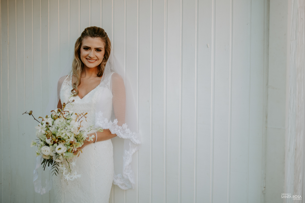 Casamento em Búzios-EF Cerimonial-Noivos Marina e Victor 14/10/2017 - Pousada e Restaurante Praia da Tartargua em Búzios - Decoração da Vagalumes e pirilampos, Euler de Castro e fotografia destination wedding ao ar livre do Frederico Santa Rosa. Foto 40