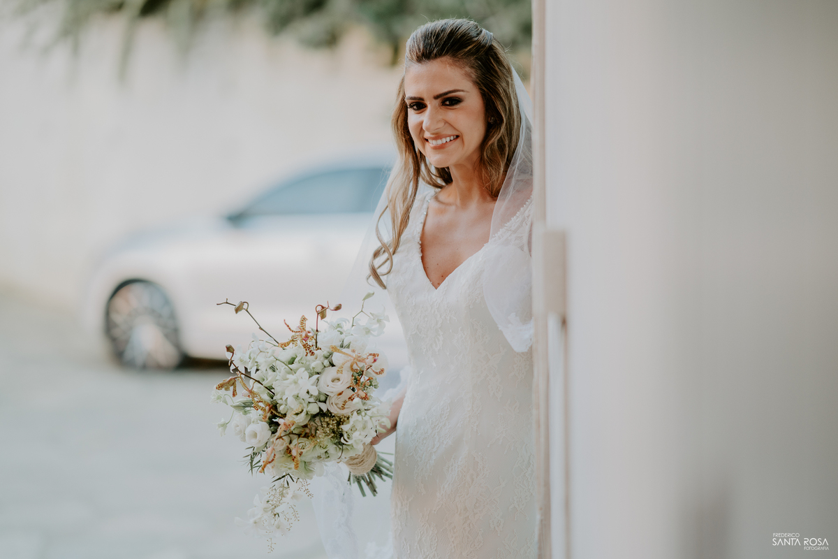 Casamento em Búzios-EF Cerimonial-Noivos Marina e Victor 14/10/2017 - Pousada e Restaurante Praia da Tartargua em Búzios - Decoração da Vagalumes e pirilampos, Euler de Castro e fotografia destination wedding ao ar livre do Frederico Santa Rosa. Foto 41