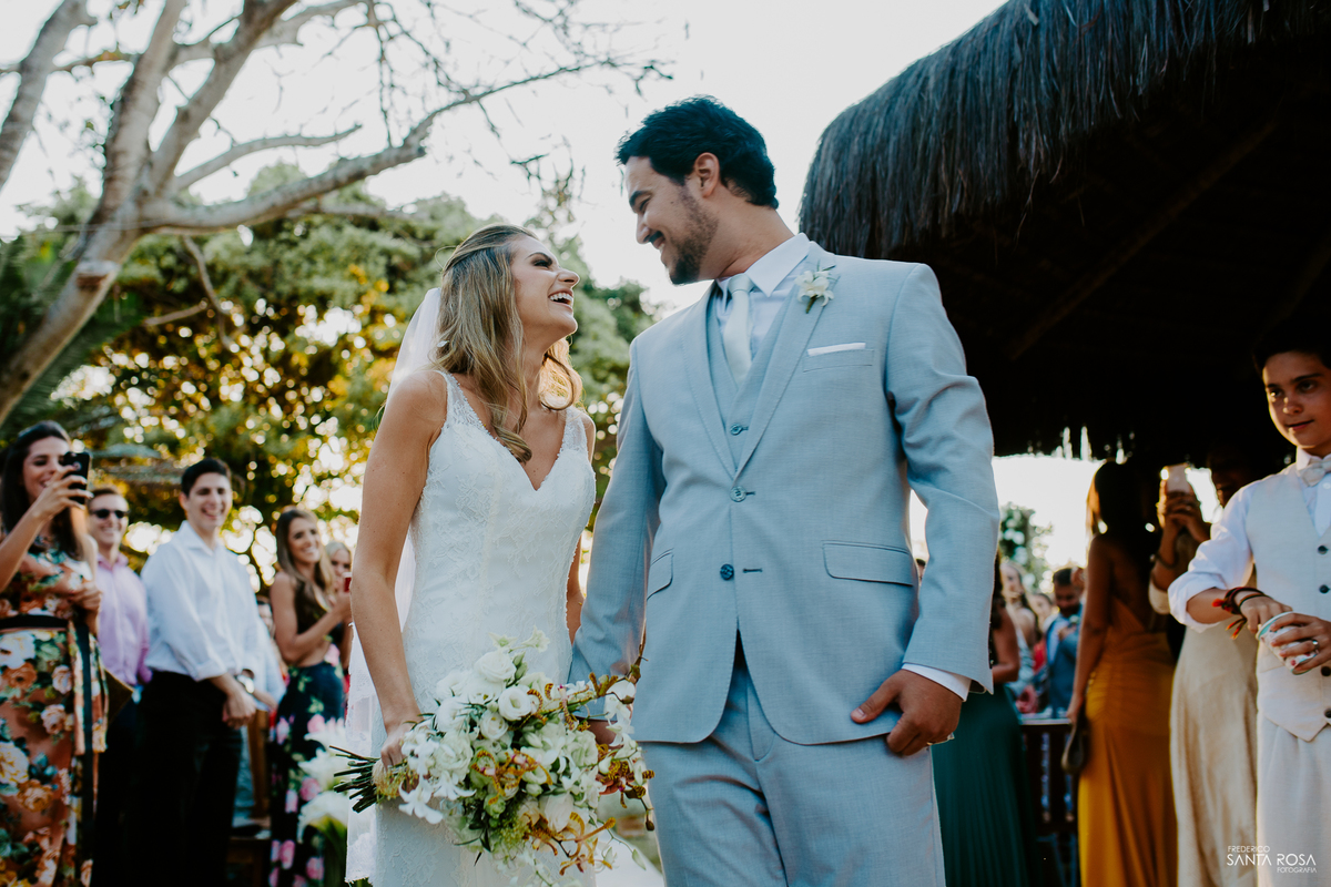 Casamento em Búzios-EF Cerimonial-Noivos Marina e Victor 14/10/2017 - Pousada e Restaurante Praia da Tartargua em Búzios - Decoração da Vagalumes e pirilampos e fotografia destination wedding ao ar livre do Frederico Santa Rosa. Foto 24