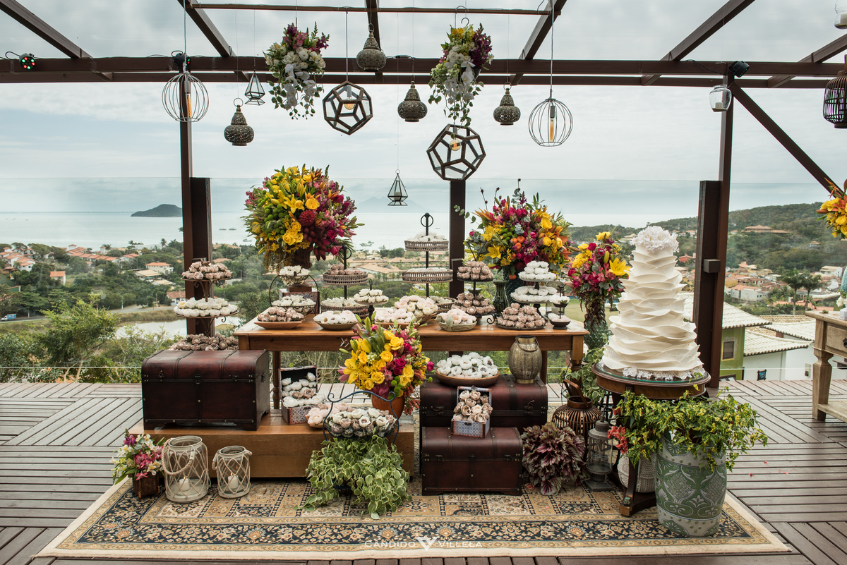 Casamento em Búzios, Paula Pessanha e Guilherme, 12/08/2017 no Costa do Sol Boutique Hotel em Búzios. Banda Rabuja, Decoração da NB Decora, Fotografia do Candido Vilella e Grupo Musical Violive para um casamento inesquecivel. Foto 20