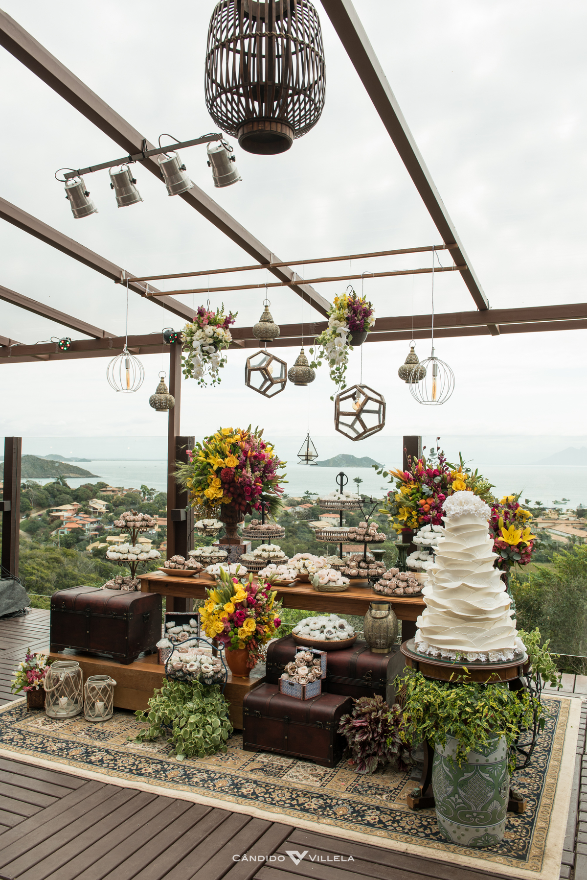 Casamento em Búzios, Paula Pessanha e Guilherme, 12/08/2017 no Costa do Sol Boutique Hotel em Búzios. Banda Rabuja, Decoração da NB Decora, Fotografia do Candido Vilella e Grupo Musical Violive para um casamento inesquecivel. Foto 19