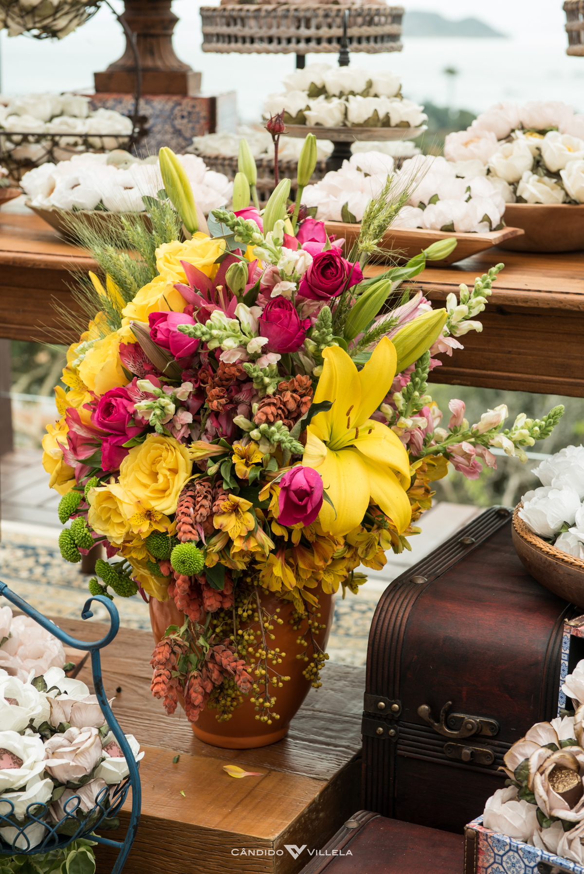 Casamento em Búzios, Paula Pessanha e Guilherme, 12/08/2017 no Costa do Sol Boutique Hotel em Búzios. Banda Rabuja, Decoração da NB Decora, Fotografia do Candido Vilella e Grupo Musical Violive para um casamento inesquecivel. Foto 25