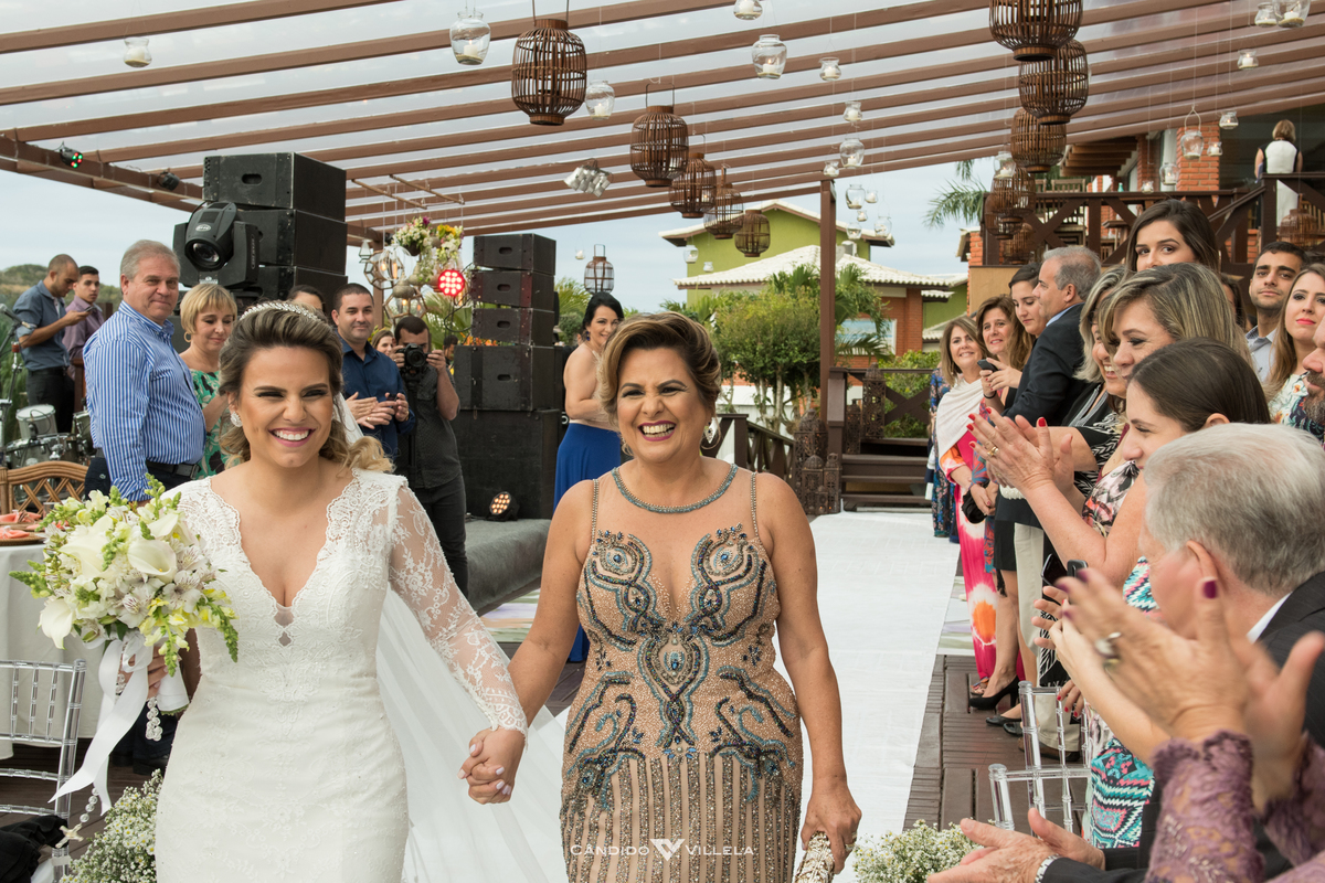 Casamento em Búzios, Paula Pessanha e Guilherme, 12/08/2017 no Costa do Sol Boutique Hotel em Búzios. Banda Rabuja, Decoração da NB Decora, Fotografia do Candido Vilella e Grupo Musical Violive para um casamento inesquecivel. Foto 5