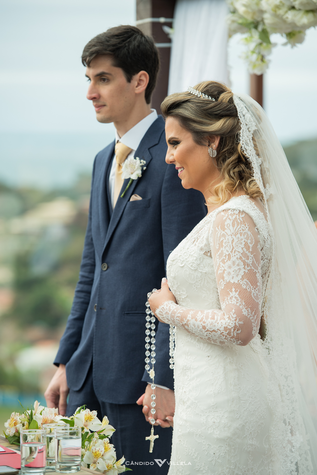 Casamento em Búzios, Paula Pessanha e Guilherme, 12/08/2017 no Costa do Sol Boutique Hotel em Búzios. Banda Rabuja, Decoração da NB Decora, Fotografia do Candido Vilella e Grupo Musical Violive para um casamento inesquecivel. Foto 7