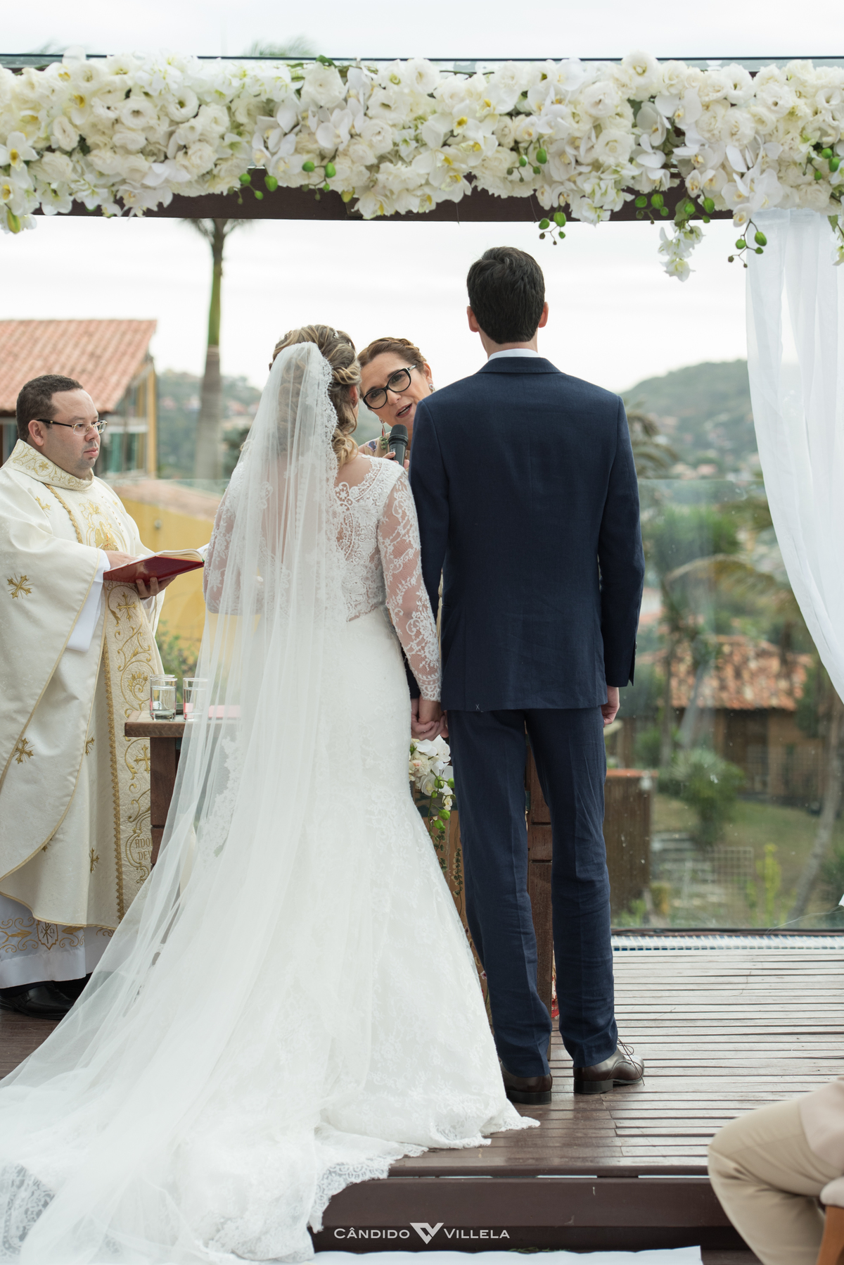 Casamento em Búzios, Paula Pessanha e Guilherme, 12/08/2017 no Costa do Sol Boutique Hotel em Búzios. Banda Rabuja, Decoração da NB Decora, Fotografia do Candido Vilella e Grupo Musical Violive para um casamento inesquecivel. Foto 9