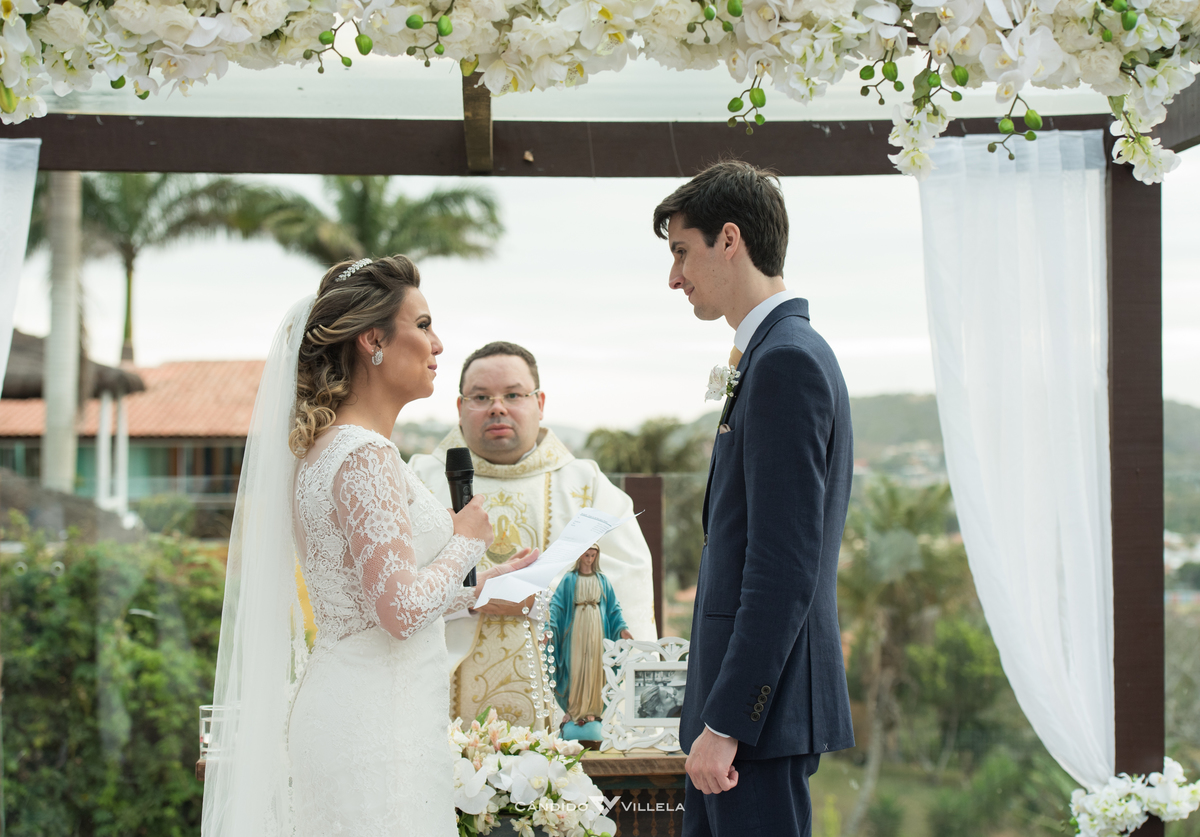 Casamento em Búzios, Paula Pessanha e Guilherme, 12/08/2017 no Costa do Sol Boutique Hotel em Búzios. Banda Rabuja, Decoração da NB Decora, Fotografia do Candido Vilella e Grupo Musical Violive para um casamento inesquecivel. Foto 14