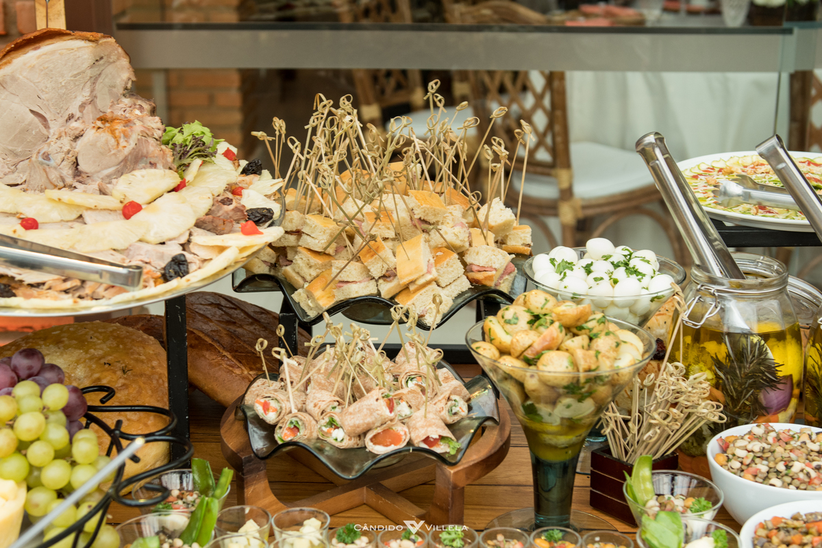 Casamento em Búzios, Paula Pessanha e Guilherme, 12/08/2017 no Costa do Sol Boutique Hotel em Búzios. Banda Rabuja, Decoração da NB Decora, Fotografia do Candido Vilella e Grupo Musical Violive para um casamento inesquecivel. Foto 33