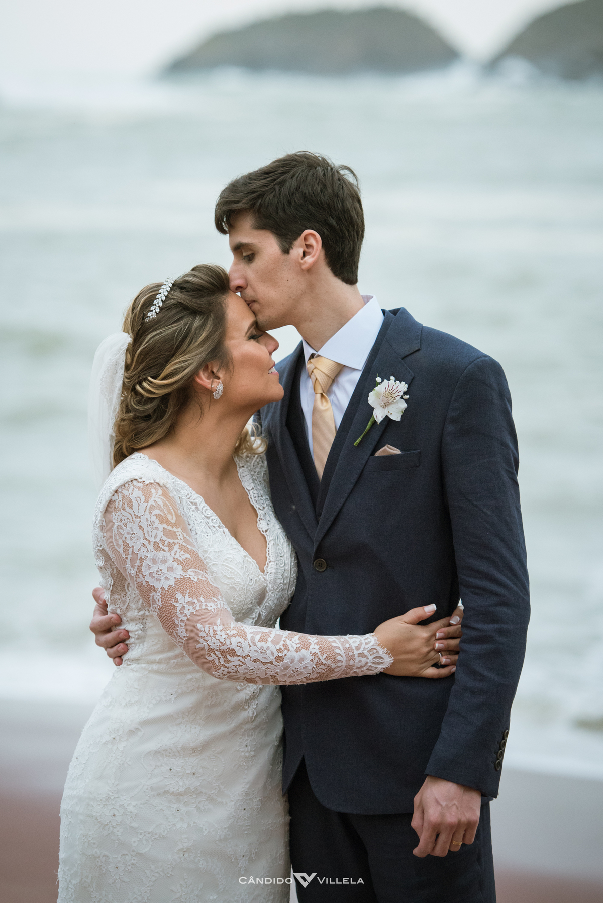 Casamento em Búzios, Paula Pessanha e Guilherme, 12/08/2017 no Costa do Sol Boutique Hotel em Búzios. Banda Rabuja, Decoração da NB Decora, Fotografia do Candido Vilella e Grupo Musical Violive para um casamento inesquecivel. Foto 34