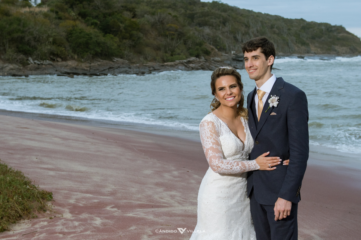 Casamento em Búzios, Paula Pessanha e Guilherme, 12/08/2017 no Costa do Sol Boutique Hotel em Búzios. Banda Rabuja, Decoração da NB Decora, Fotografia do Candido Vilella e Grupo Musical Violive para um casamento inesquecivel. Foto 35
