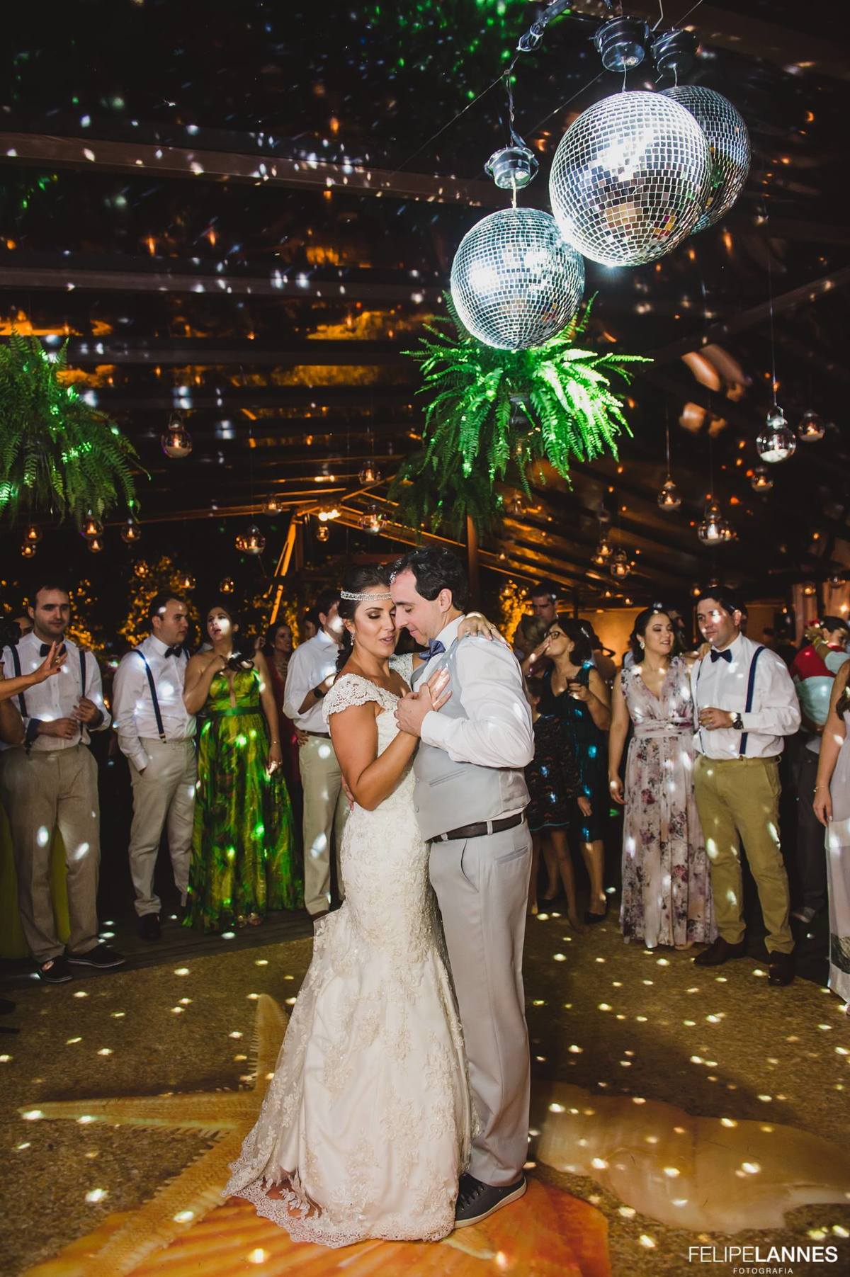 CAsamento em Búzios Tais e Gustavo, 01/04/2017, Villa Rasa Marina Hotel Boutique, decoração vagalumes e pirilampos, visagismo (cabelo e maquiagem) Euler de Castro Beauty, fotografia Felipe lanes e DJ Dentinho da Playback - Foto 74
