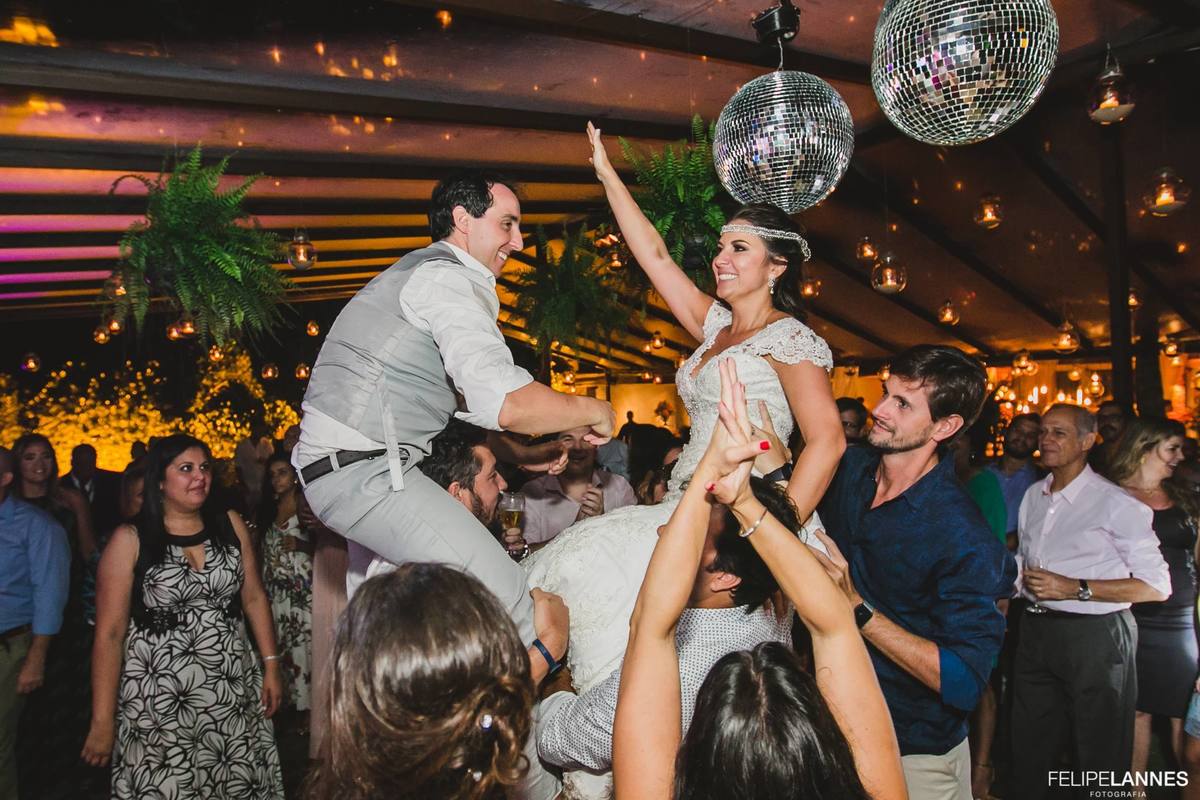 CAsamento em Búzios Tais e Gustavo, 01/04/2017, Villa Rasa Marina Hotel Boutique, decoração vagalumes e pirilampos, visagismo (cabelo e maquiagem) Euler de Castro Beauty, fotografia Felipe lanes e DJ Dentinho da Playback - Foto 76
