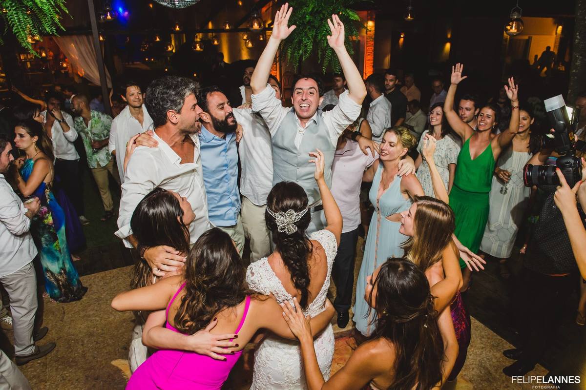 CAsamento em Búzios Tais e Gustavo, 01/04/2017, Villa Rasa Marina Hotel Boutique, decoração vagalumes e pirilampos, visagismo (cabelo e maquiagem) Euler de Castro Beauty, fotografia Felipe lanes e DJ Dentinho da Playback - Foto 79