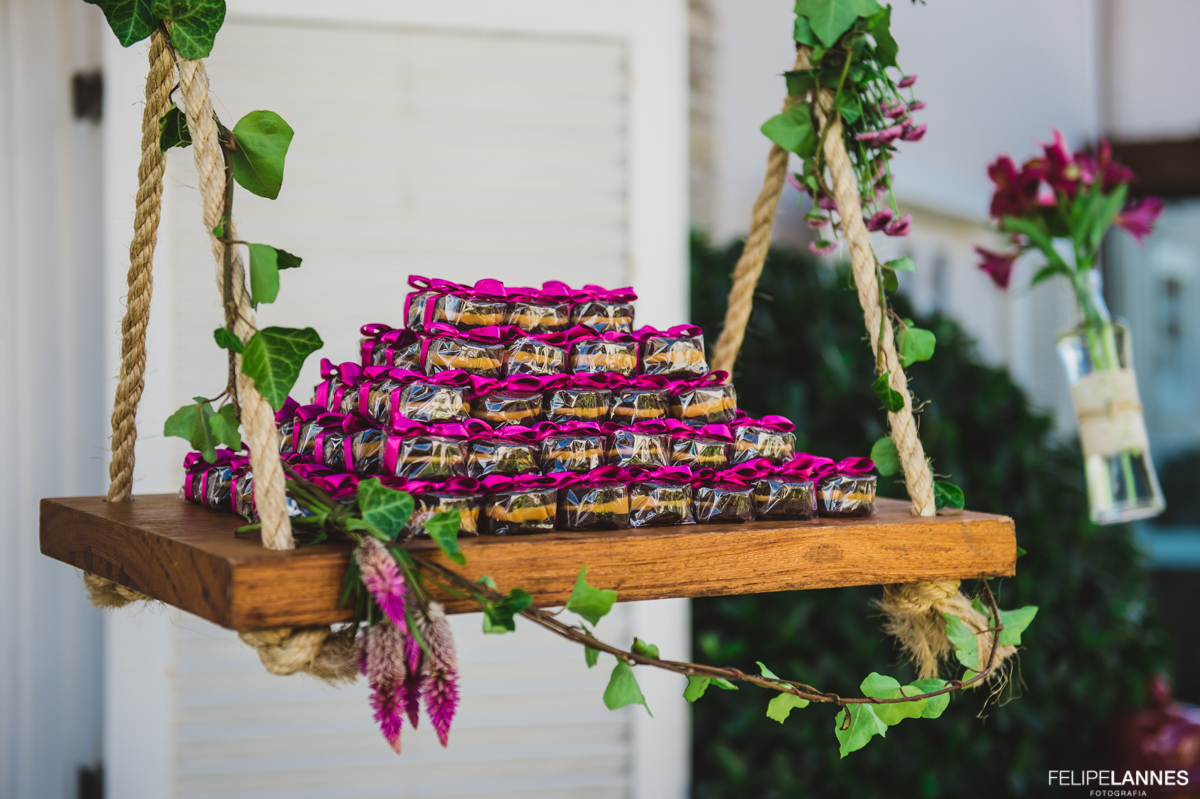 CAsamento em Búzios Tais e Gustavo, 01/04/2017, Villa Rasa Marina Hotel Boutique, decoração vagalumes e pirilampos, visagismo (cabelo e maquiagem) Euler de Castro Beauty, fotografia Felipe lanes e DJ Dentinho da Playback - Foto 24